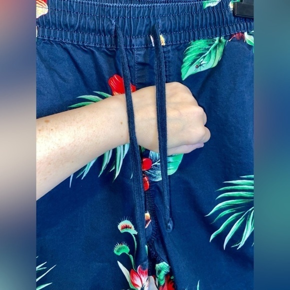 2/49$ Men’s VANS‎ Navy Blue & Tropical 100% cotton elastic waist shorts size XL - Picture 6 of 12